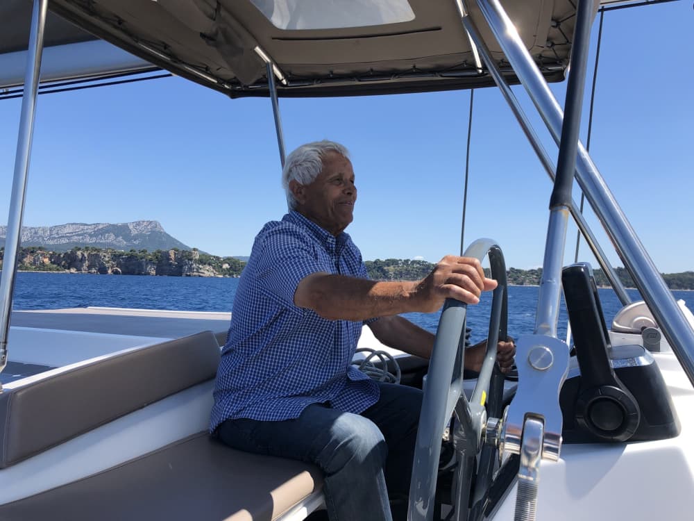 Exclusive Tintamarre - Night at anchor