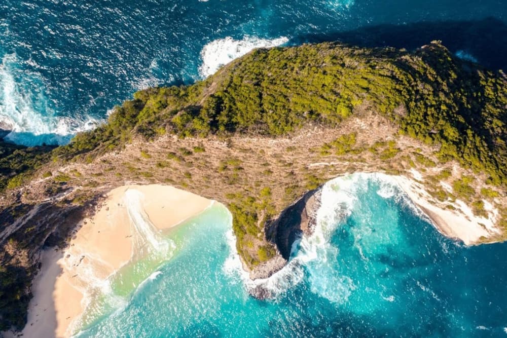 Découvrez Bali lors d'une excursion d'une journée en bateau à moteur.