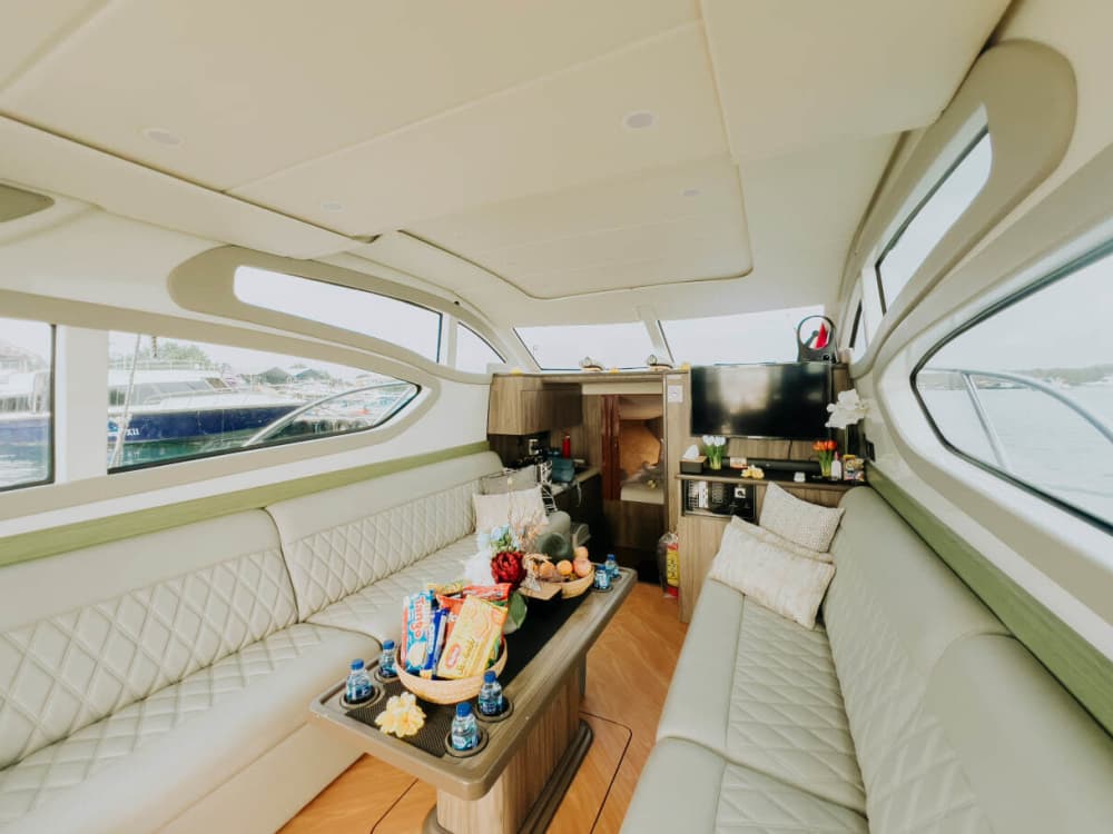 Découvrez Bali lors d'une excursion d'une journée en bateau à moteur.