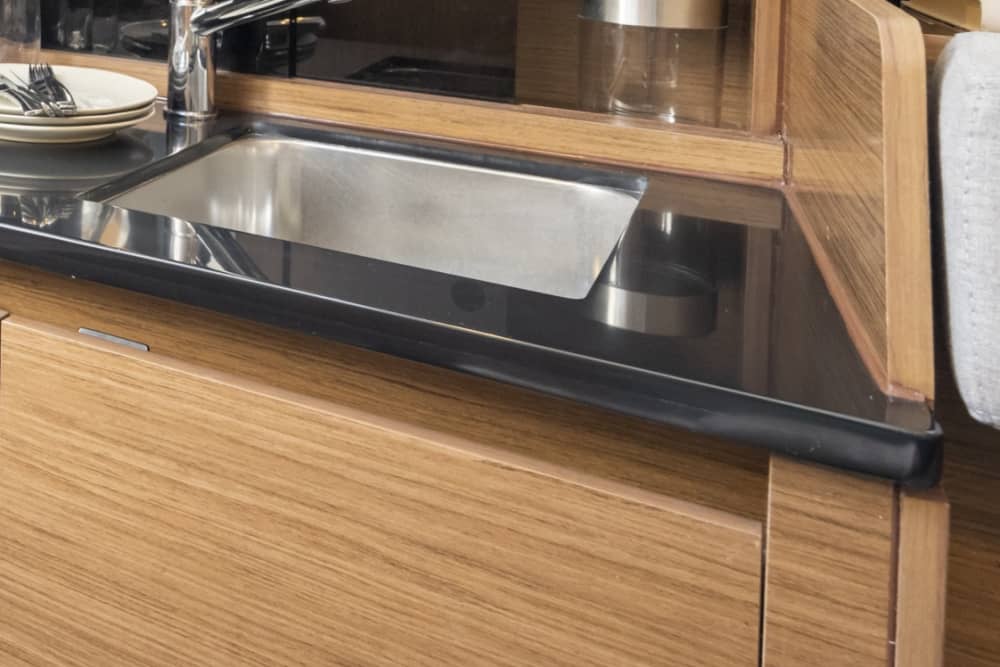 Neapel entdecken: Ein sonniger Tag auf einem Motorboot