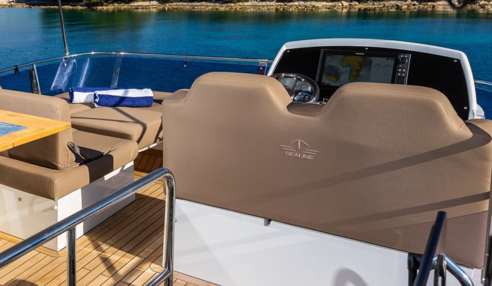 Explora el condado de Dubrovnik-Neretva en barco: Un día completo en el agua a bordo de una lancha motora.