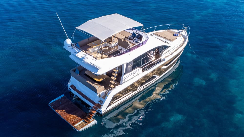 Explora el condado de Dubrovnik-Neretva en barco: Un día completo en el agua a bordo de una lancha motora.