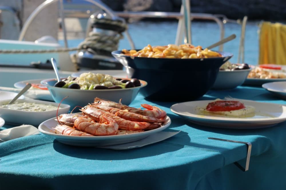 Δήλος & Ρήνεια: 8ωρη περιπέτεια στο Αιγαίο σε κρυμμένους όρμους και αρχαία θαύματα