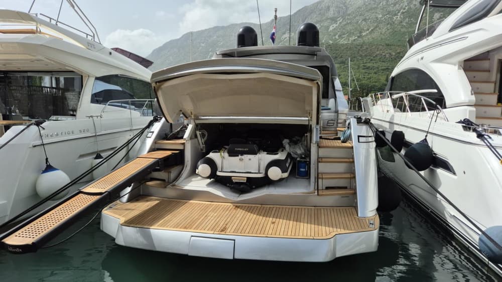 Tu experiencia privada en Dubrovnik: Un día exclusivo a bordo de un yate a motor.