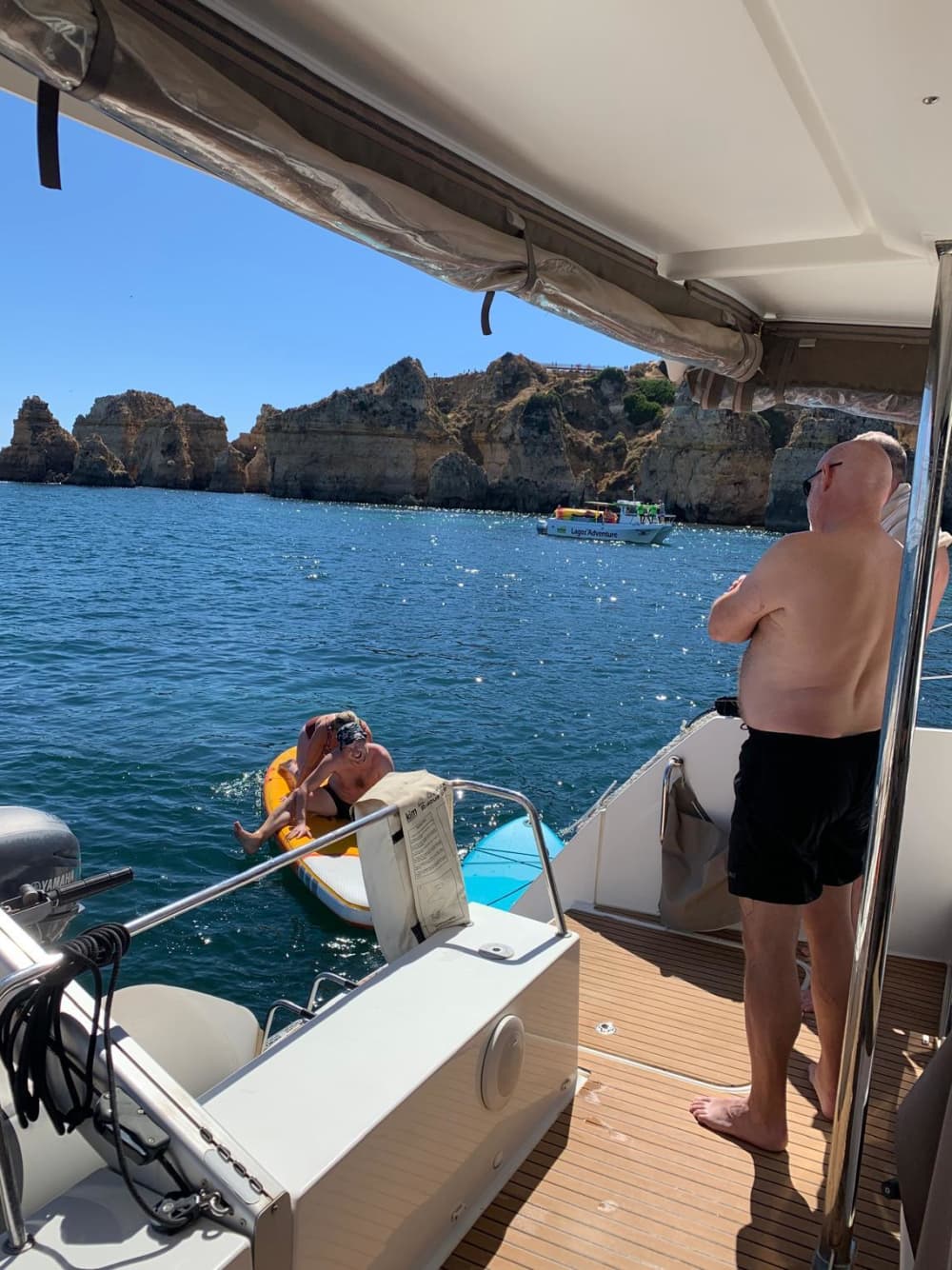 Goditi un'intera giornata di navigazione a Lagos su un catamarano.