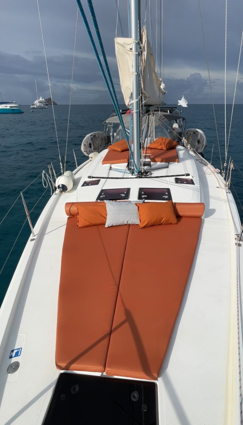 Détente à Gustavia : 9 heures de soleil sur un voilier