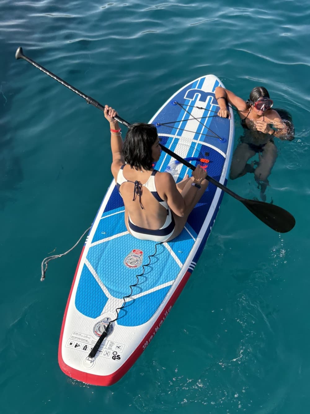 Disfruta de un día completo de navegación en Playa Blanca a bordo de un velero.