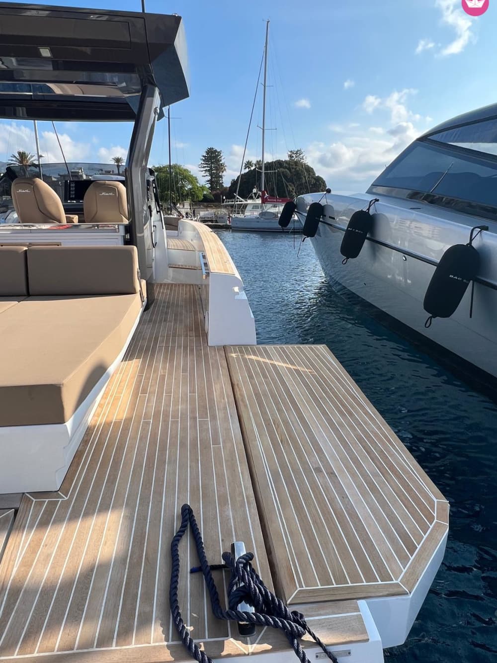 Elegancia eólica: Lipari y Vulcano en lancha privada desde Milazzo