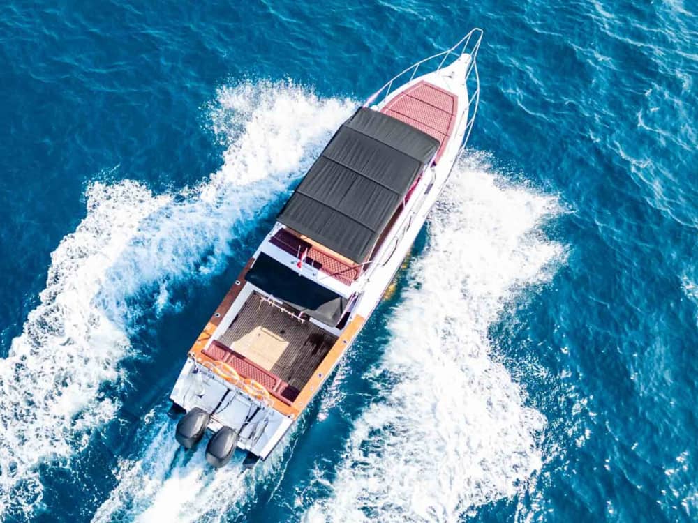 Découvrez Bali comme jamais auparavant à bord d'un bateau à moteur