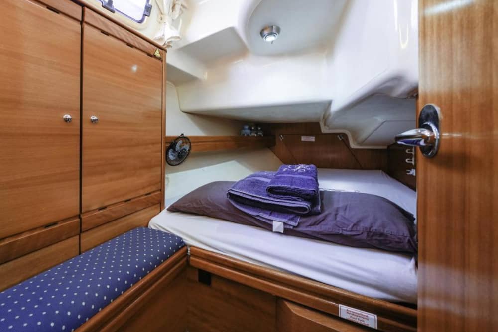 Scopri El Masnou con un'escursione in barca a vela di un'intera giornata.