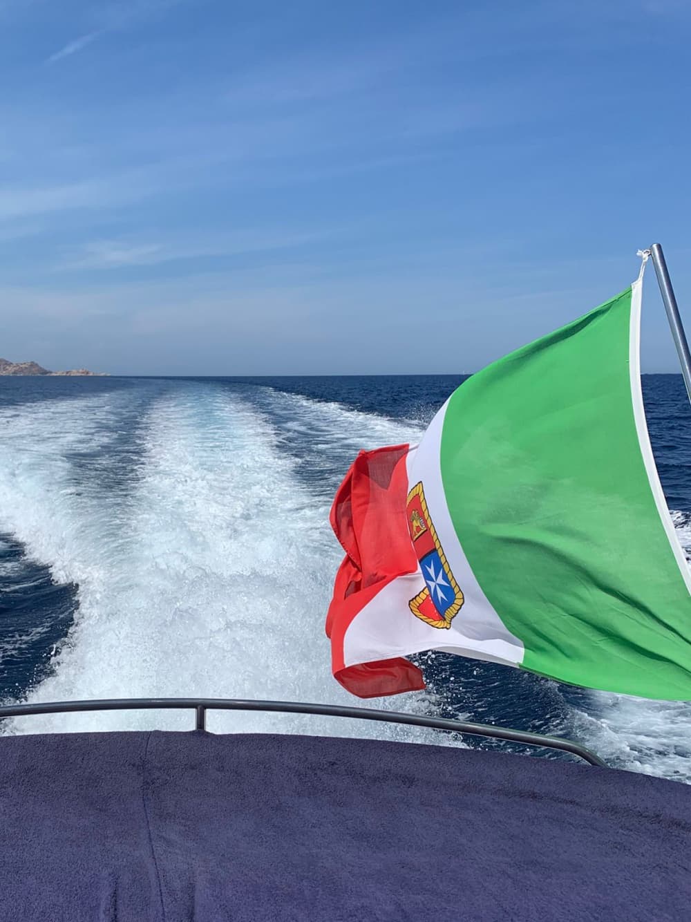 Discover Poltu Quatu on a motorboat for 8h