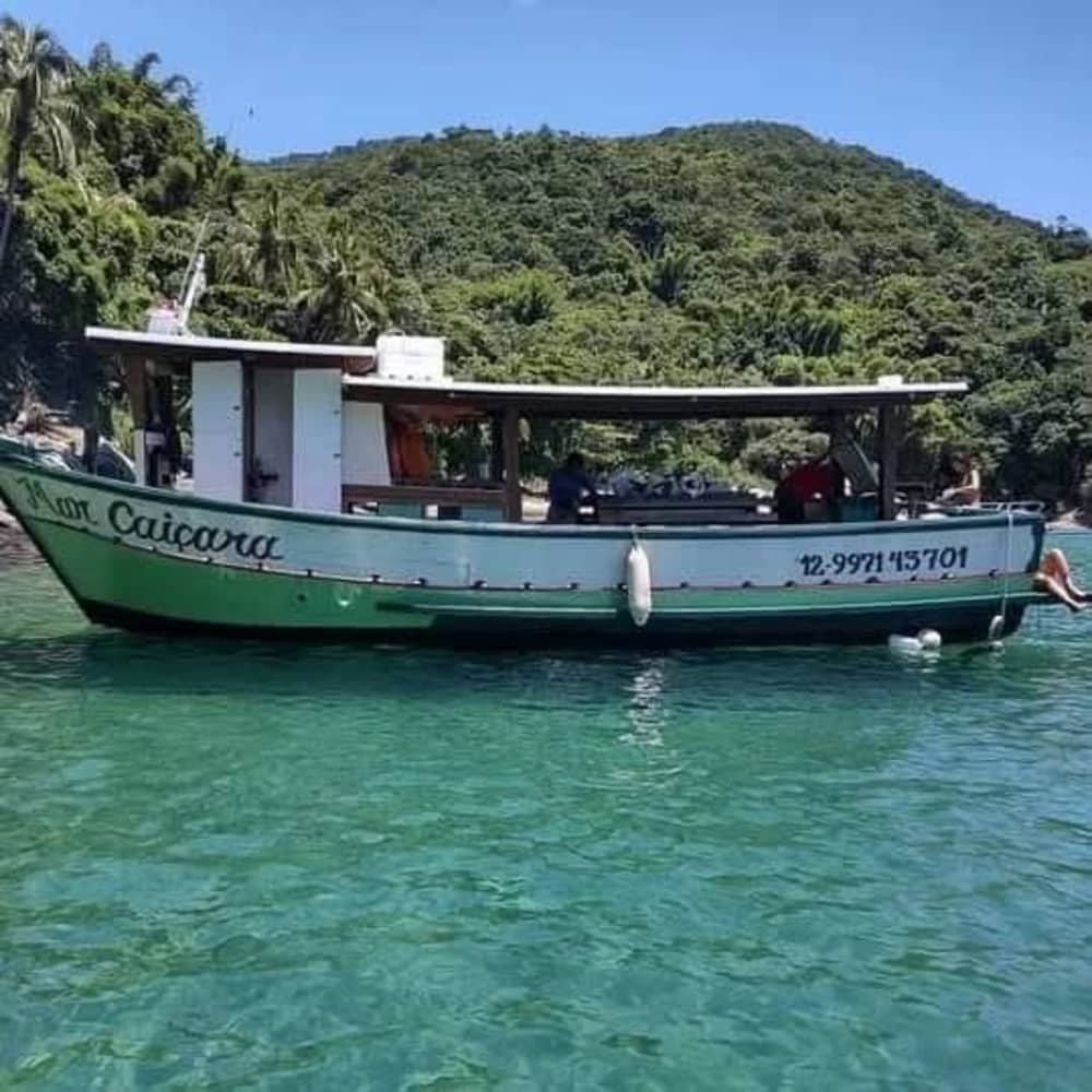 Uma viagem à medida de São Sebastião: Dia inteiro de magia numa escuna