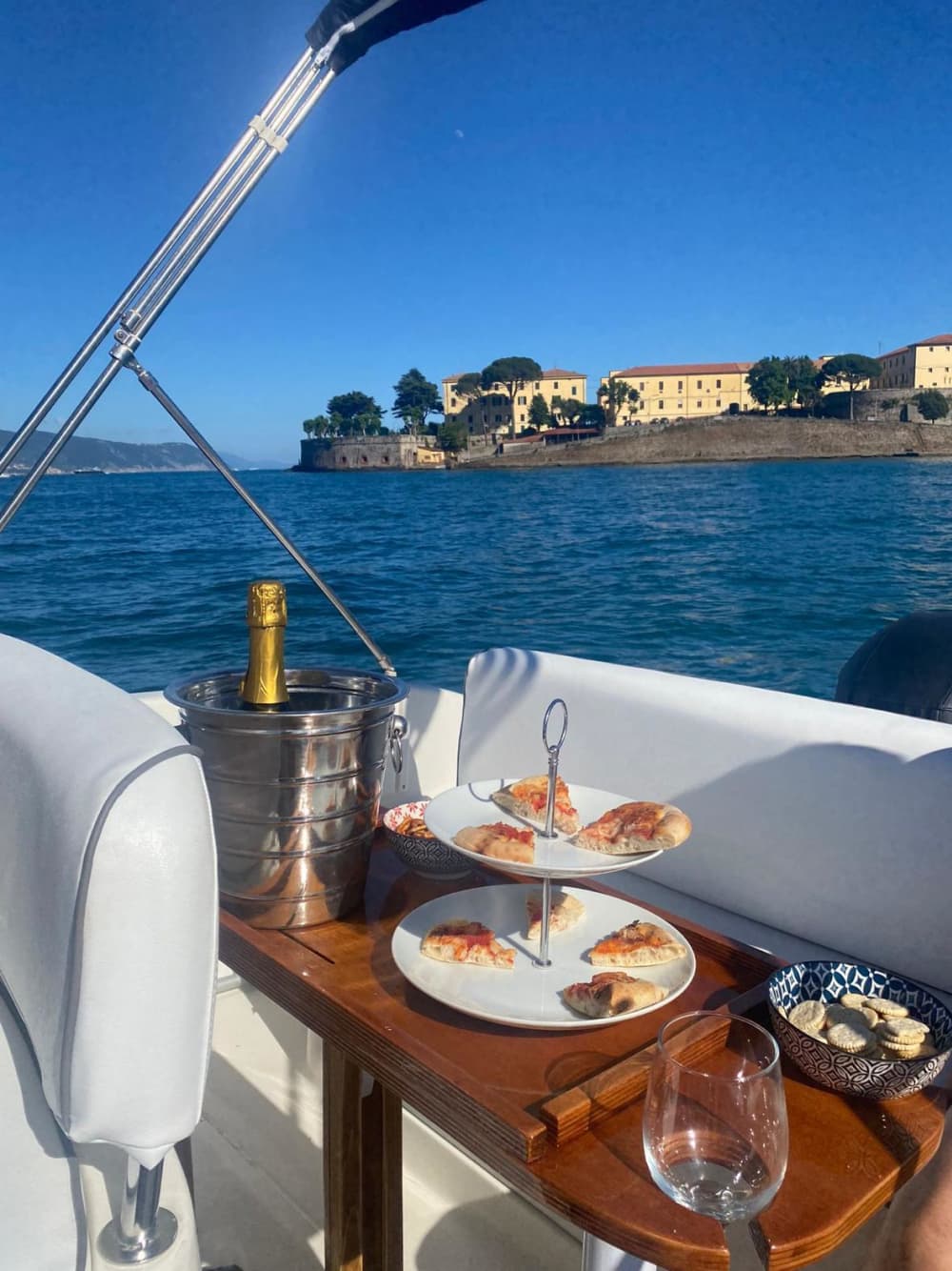 Escapada a La Spezia: 4 horas de relax en lancha motora.