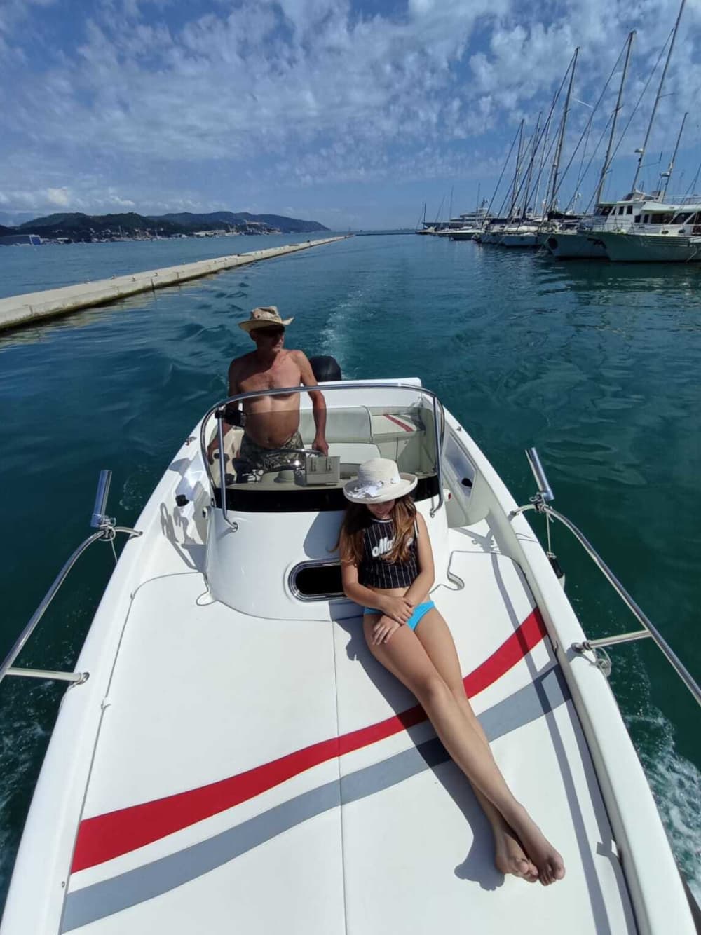 La Spezia escape: 4h of relaxation on a motorboat