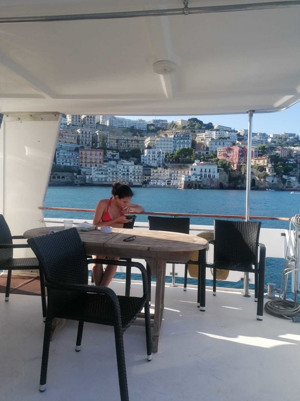 Genießen Sie eine 9-stündige Motorbootfahrt zur Erkundung von Neapel.