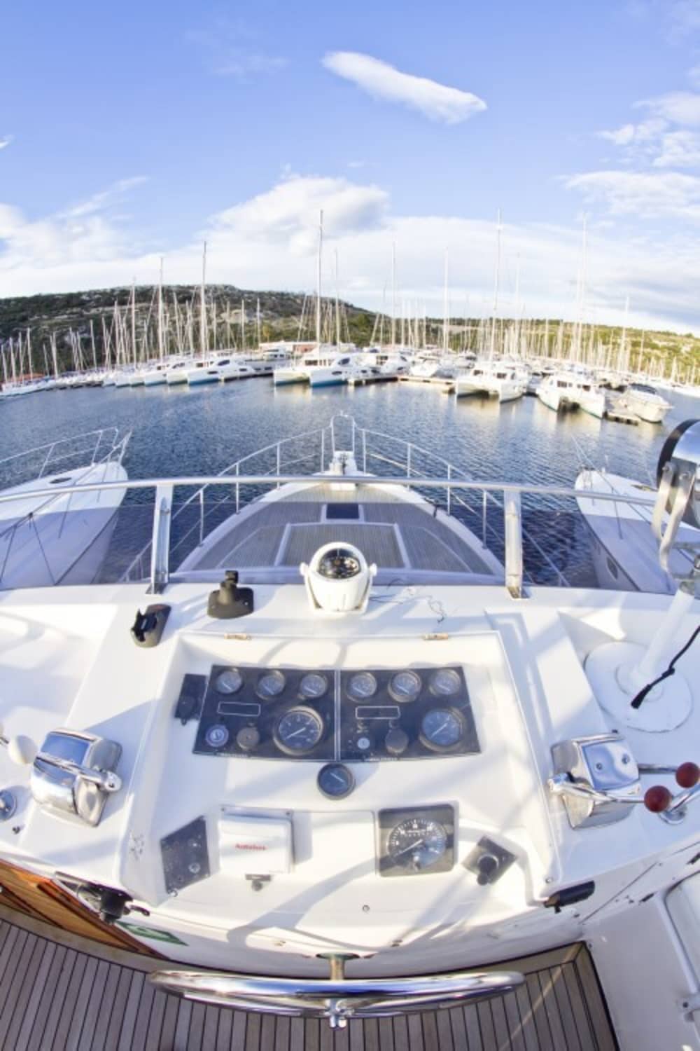 Genießen Sie eine 9-stündige Motorbootfahrt zur Erkundung von Neapel.