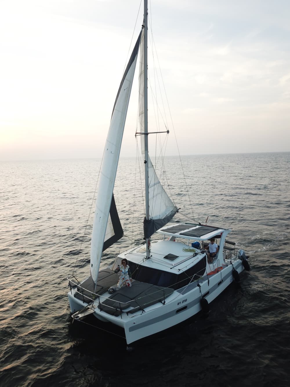 Relax in Dubai: 9h of sun on a sailboat