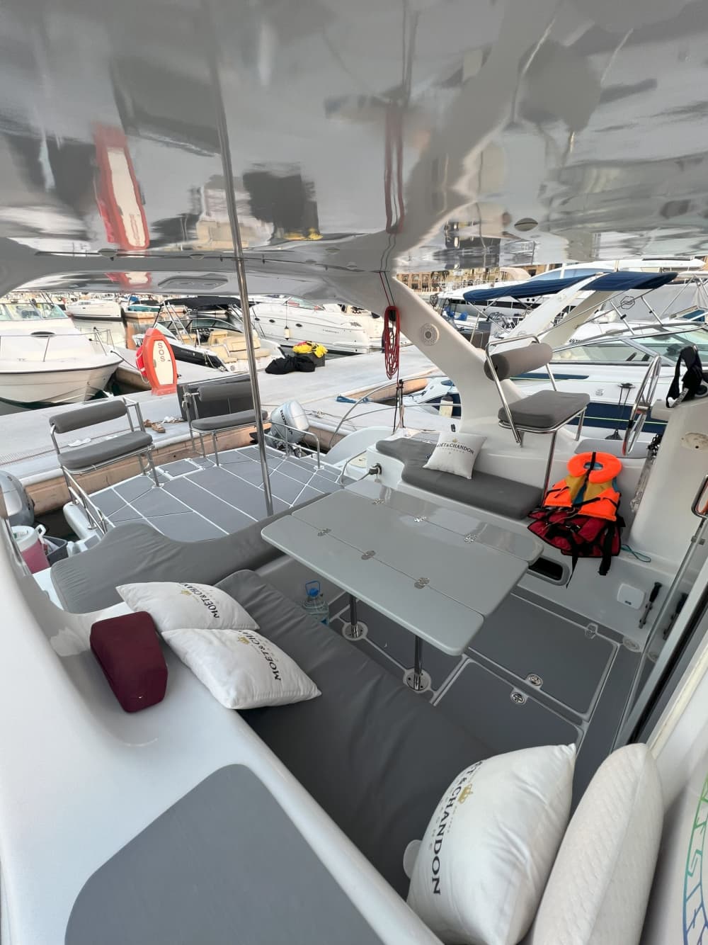 Relax in Dubai: 9h of sun on a sailboat