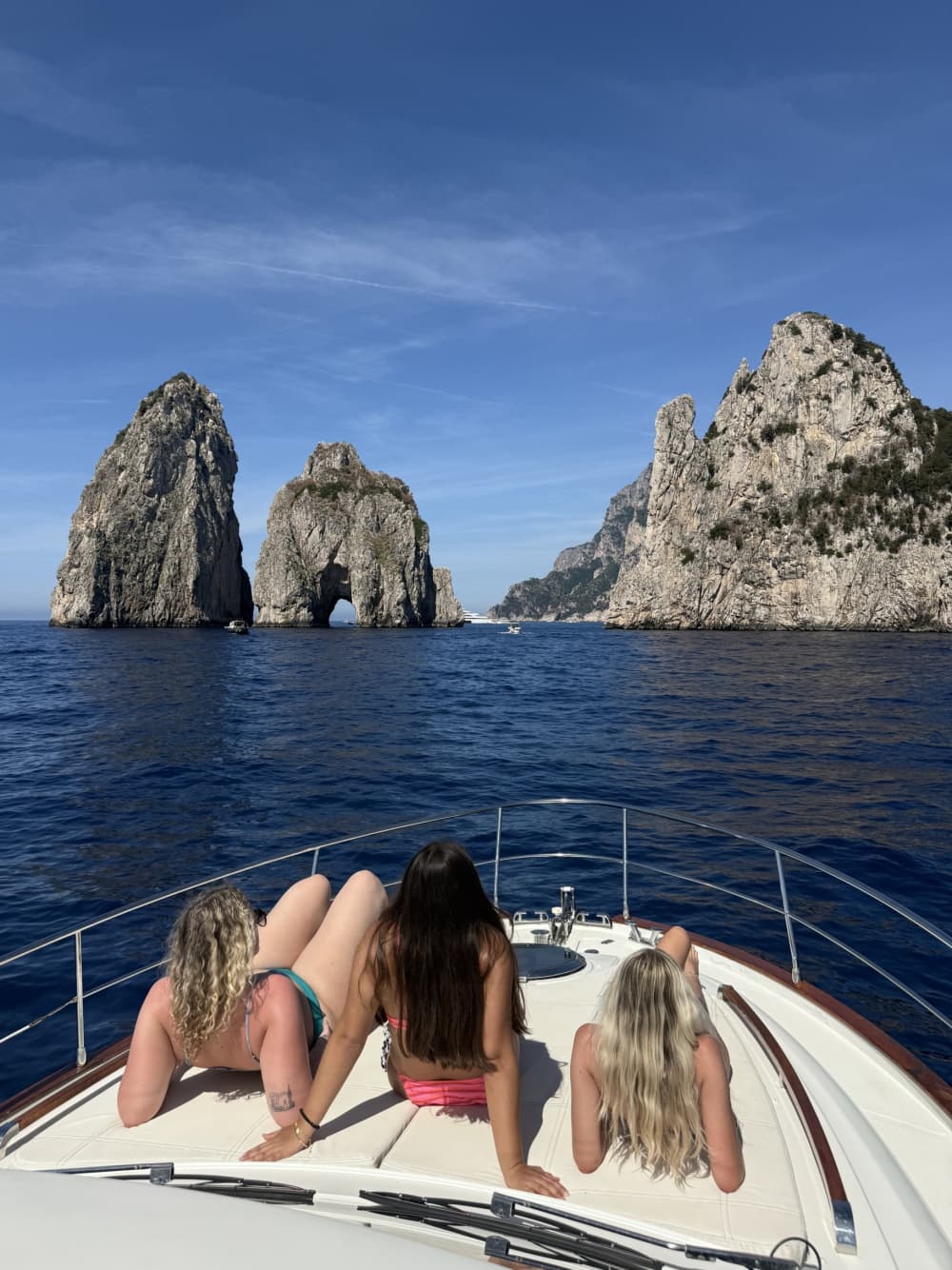 Din privata motorbåt för en dag runt Positano