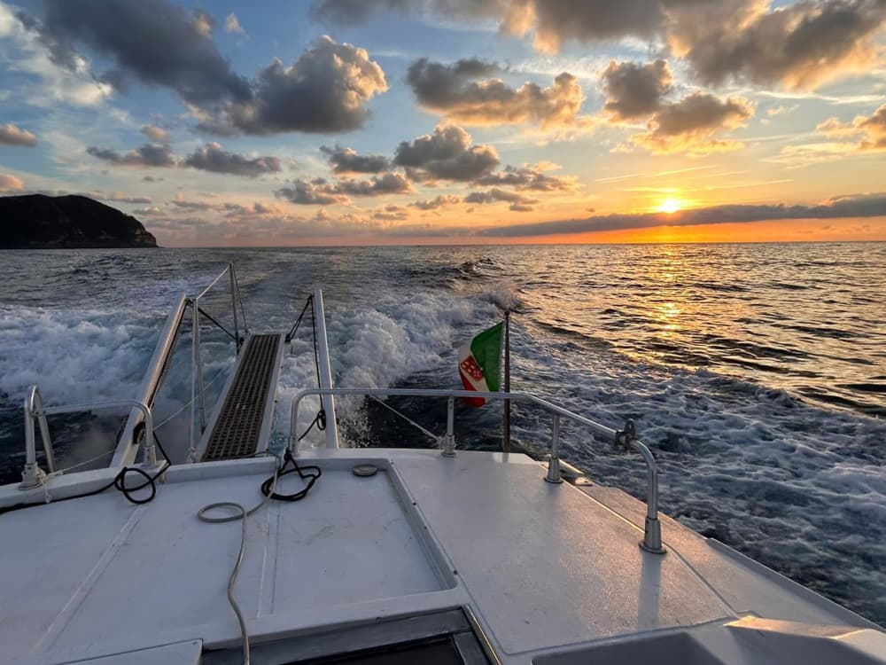 Excursion en yacht autour d'Ischia et de Procida à bord du Sun Sea