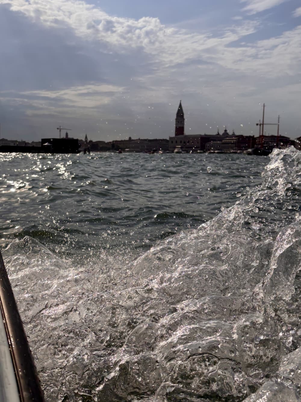 Venedik'in en güzel yönleri denizde: Bu Amadi Topa gemisinde kahkahalarla dolu bir gün sizi bekliyor.