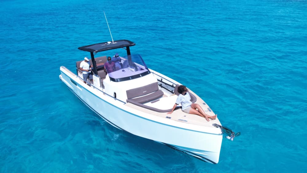 Odkryj Providenciales w pół dnia: Wynajmij łódź motorową na 4 godziny