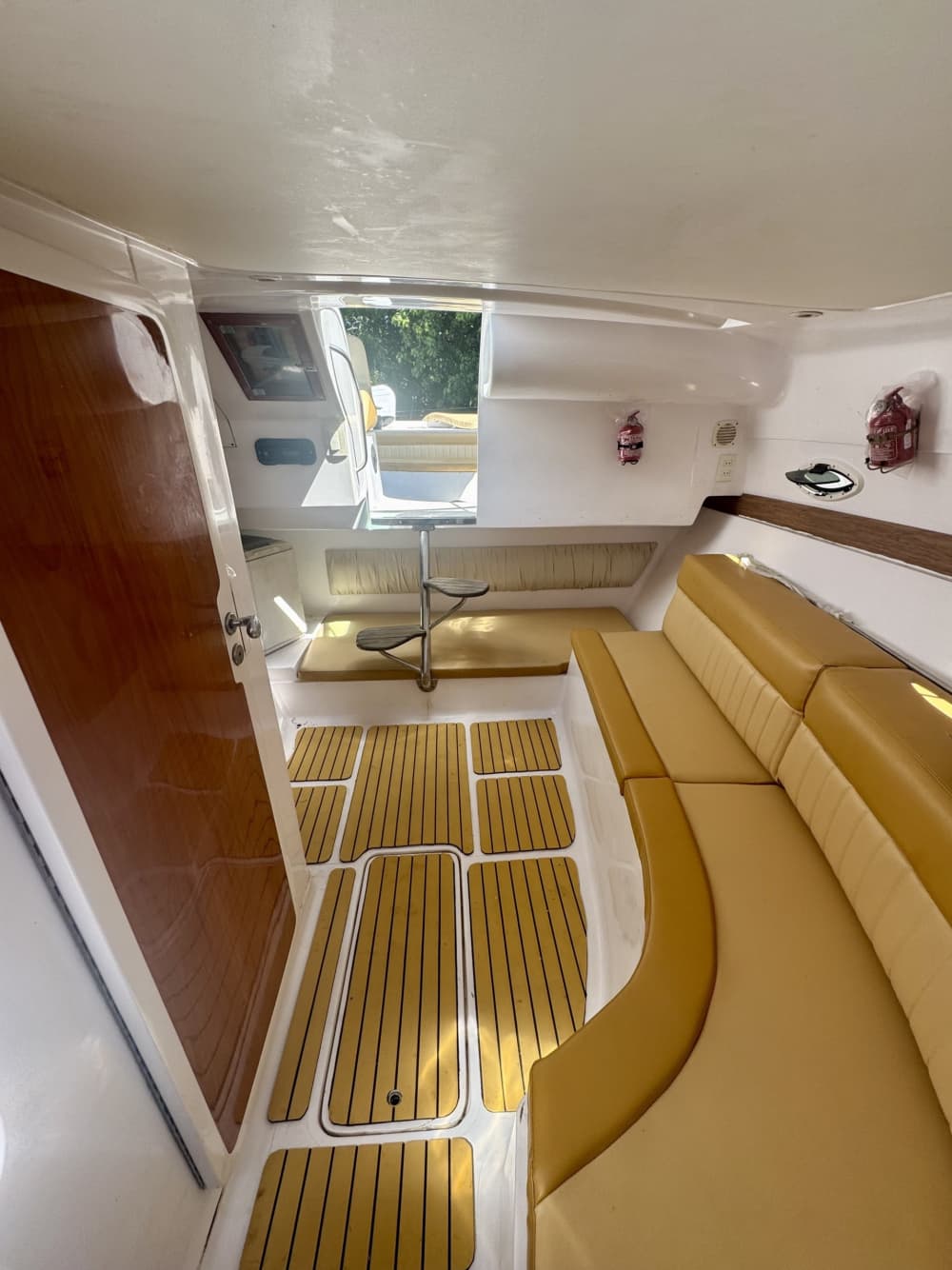 Le meilleur de Cabo Frio se trouve sur l'eau : votre journée privée complète en bateau à moteur