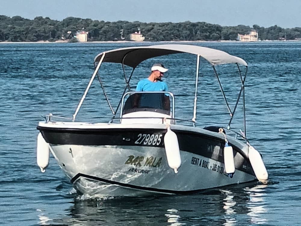 One day in Fažana on a motorboat