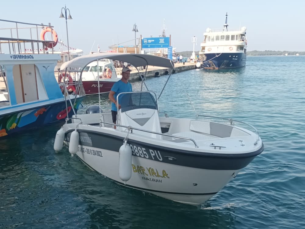 One day in Fažana on a motorboat