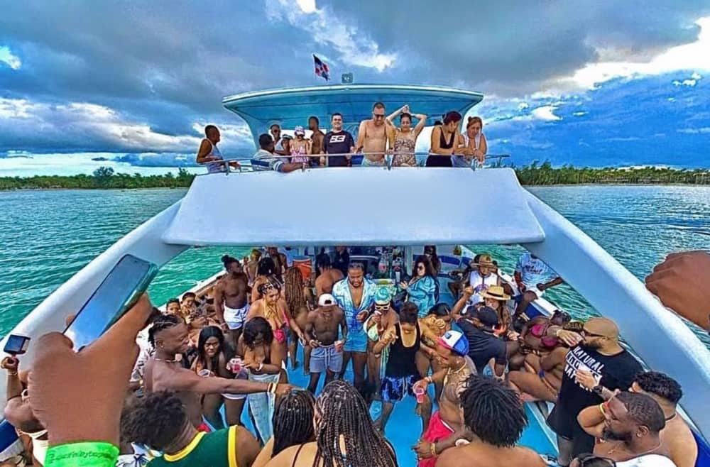 Punta Cana: Party Boat with Snorkeling, Booze And Hip Hop