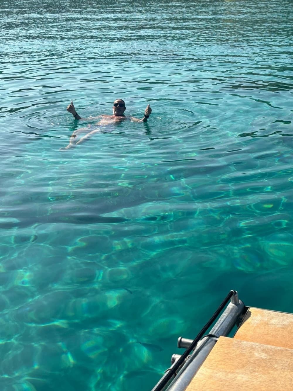 Naviga per 2 ore su un minorchino a Valencia.