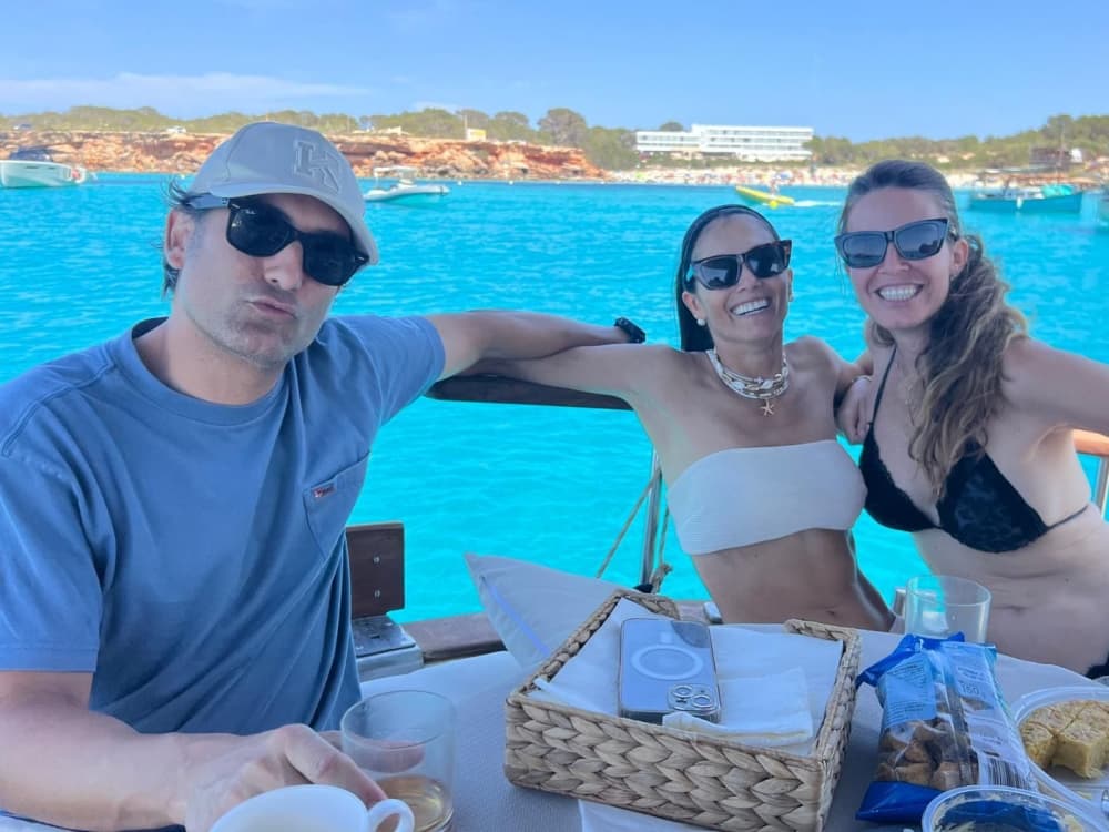 Naviga per 2 ore su un minorchino a Valencia.