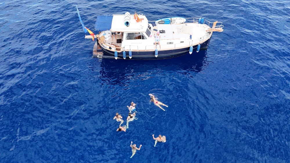 Naviga per 2 ore su un minorchino a Valencia.