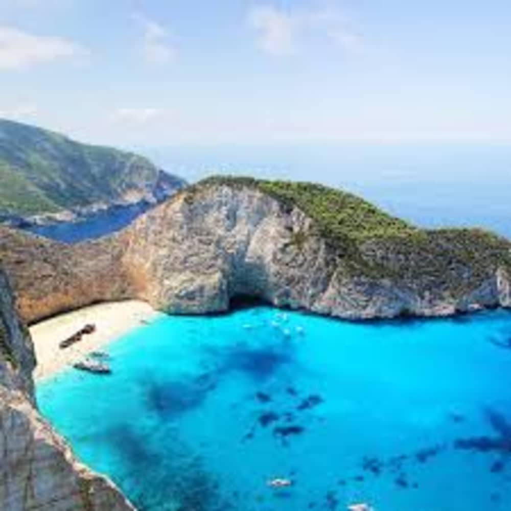 Cruzeiro Privado de Meio Dia ao Norte: Naufrágio e Grutas Azuis