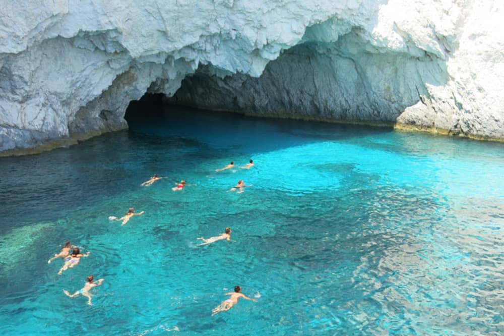 Cruzeiro privado de meio dia para a Ilha das Tartarugas e as Grutas de Keri