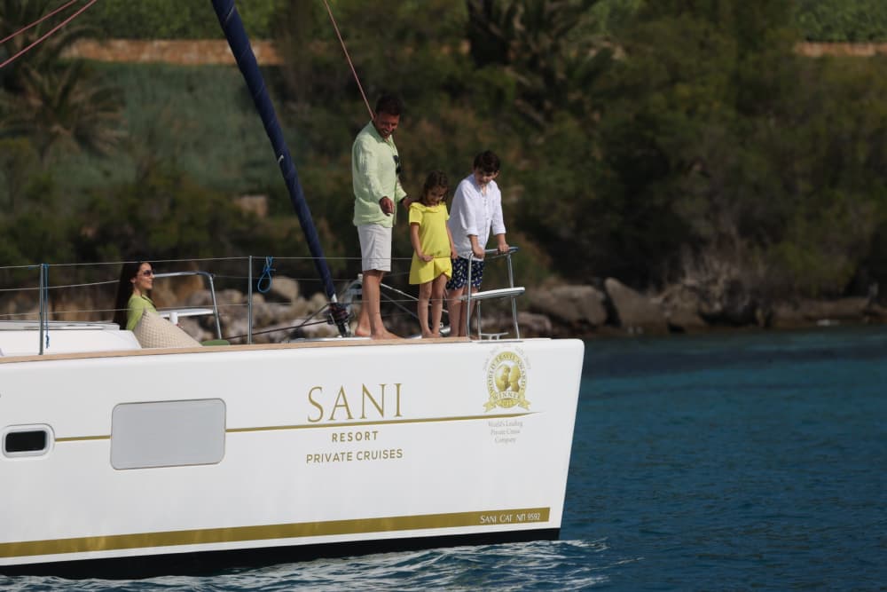 Spend a 8h sailing around Mallorca on a catamaran