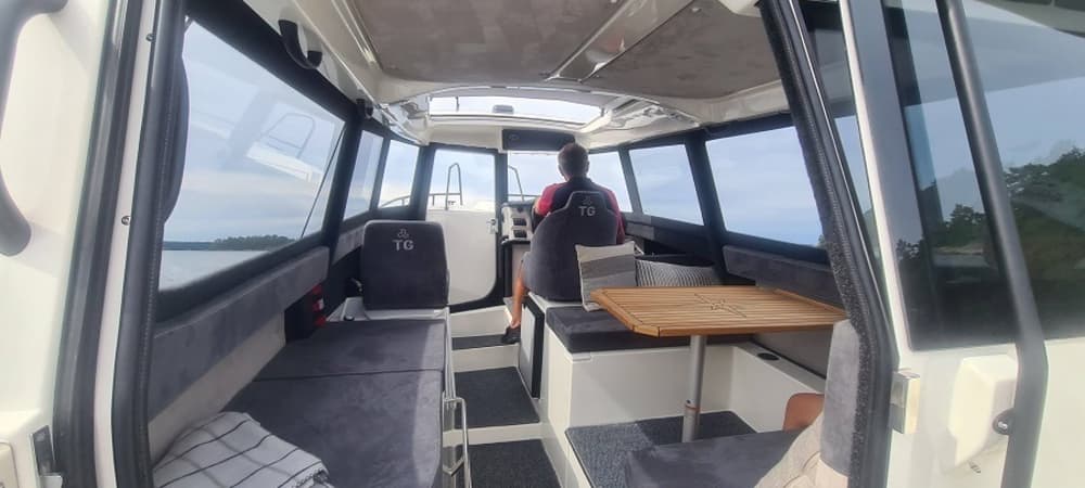 Descubra Estocolmo: Meio dia de pura alegria em uma lancha.