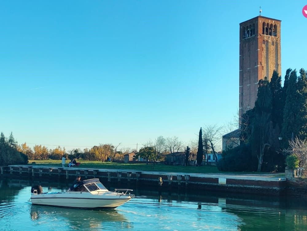 Versteckte Juwelen der Lagune von Venedig: 3-stündige Tour an Bord des Rover Marine 21