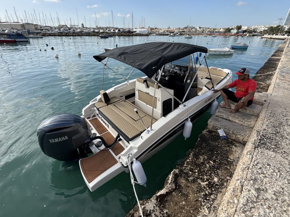 Mediterranean Freedom: A Luxurious Half-Day Boat Escape