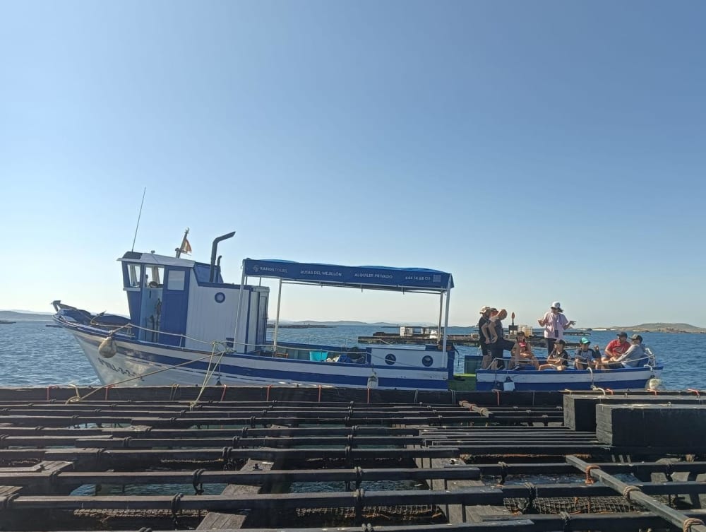 Verbringen Sie 8 Stunden auf dem warmen Wasser von A Pobra do Caramiñal