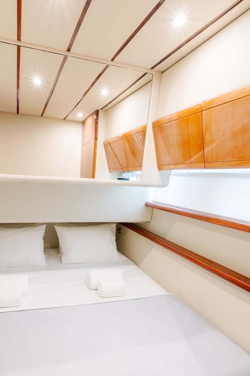 Rhenia - Яхтенный тур по южному побережью Делоса и Миконоса