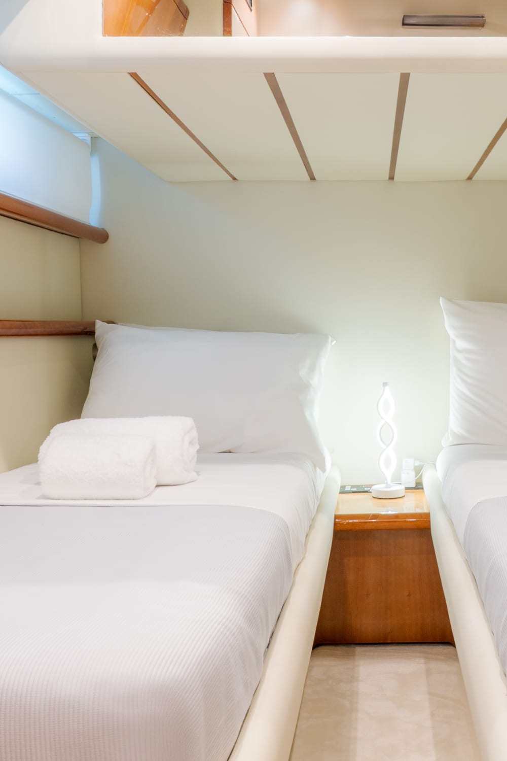 Rhenia - Яхтенный тур по южному побережью Делоса и Миконоса