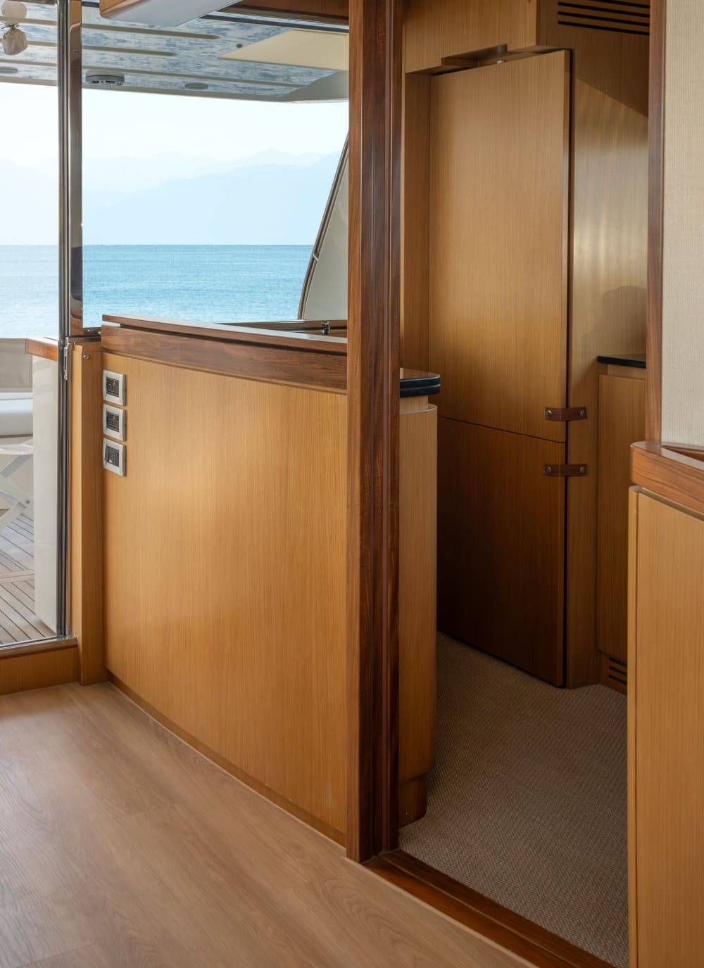 Полудневный круиз класса люкс по островам Рения и Делос