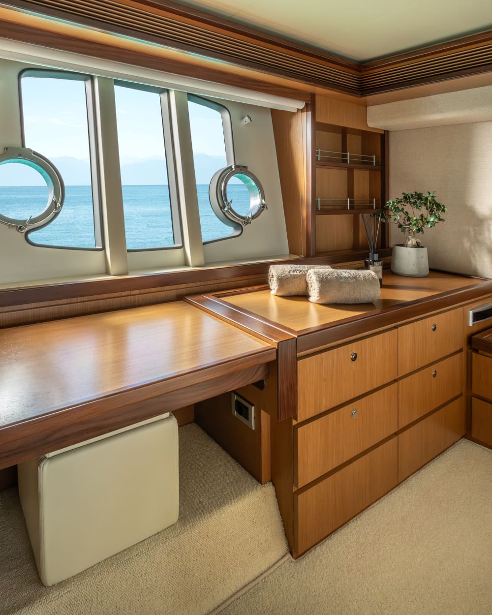 Полудневный круиз класса люкс по островам Рения и Делос