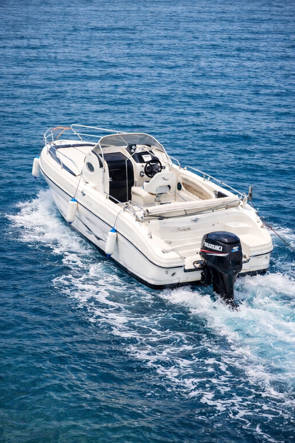 Capri-Rundreise – Im Blau des kristallklaren Wassers und zur Entdeckung verborgener Höhlen