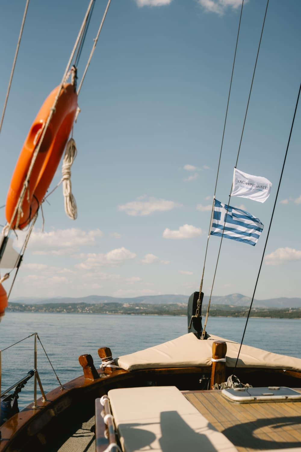 Enjoy 6h on a traditional yacht to explore Porto Cheli & Spetses