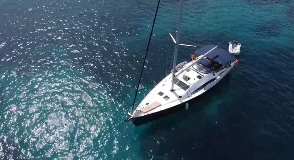 Geniet van een hele dag zeilen in Ibiza en Formentera aan boord van een zeilboot.