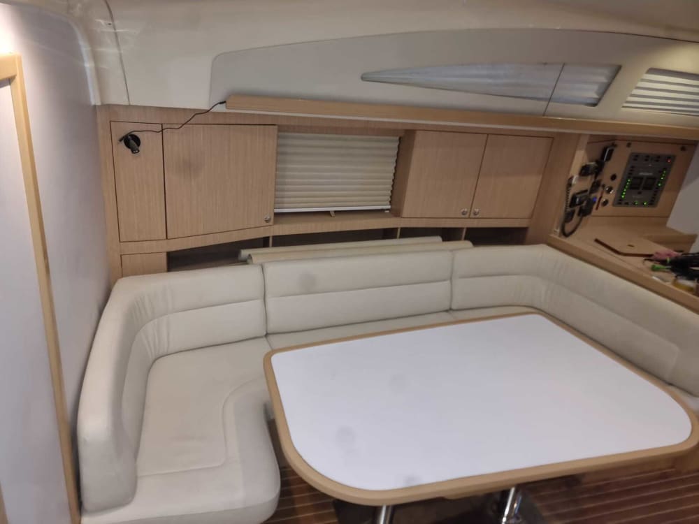 Geniet van een hele dag zeilen in Ibiza en Formentera aan boord van een zeilboot.