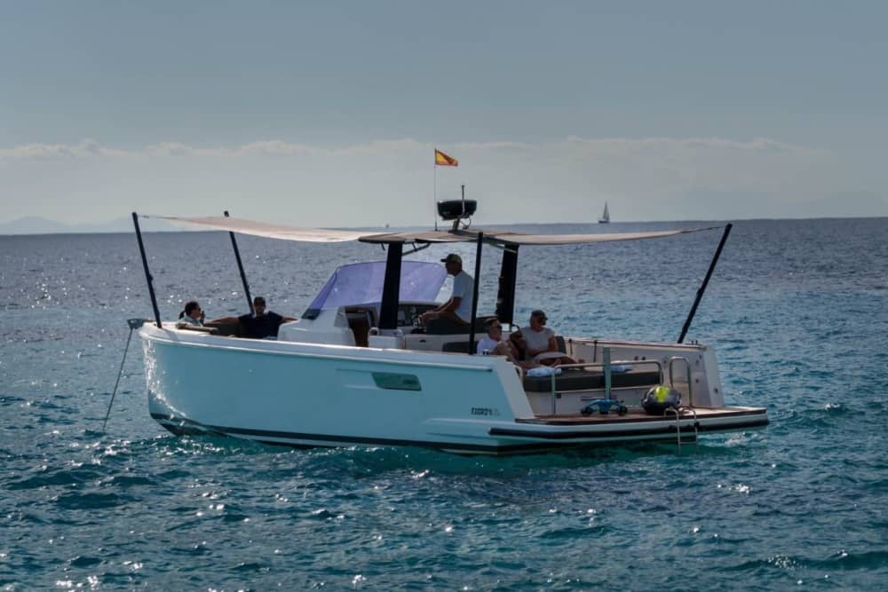 Lyxig dagskryssning på Menorca med bad och avkoppling