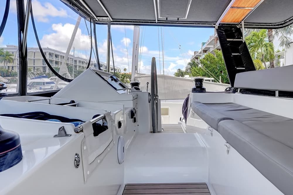 Spend a 9h sailing around Marigot on a sailboat